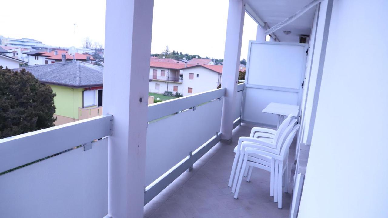 Condominio Quadrangolo-Gemini Bibione Eksteriør billede